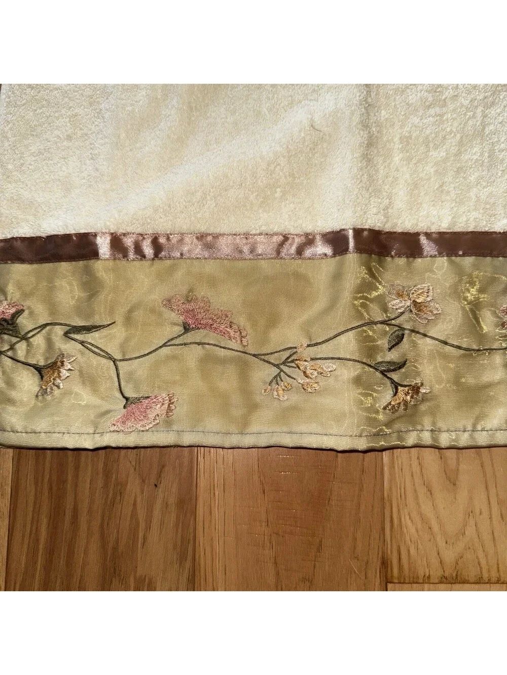 NOS Whole Home Bath Towel Set Floral Embroidered 5-piece Ivory Green Cotton